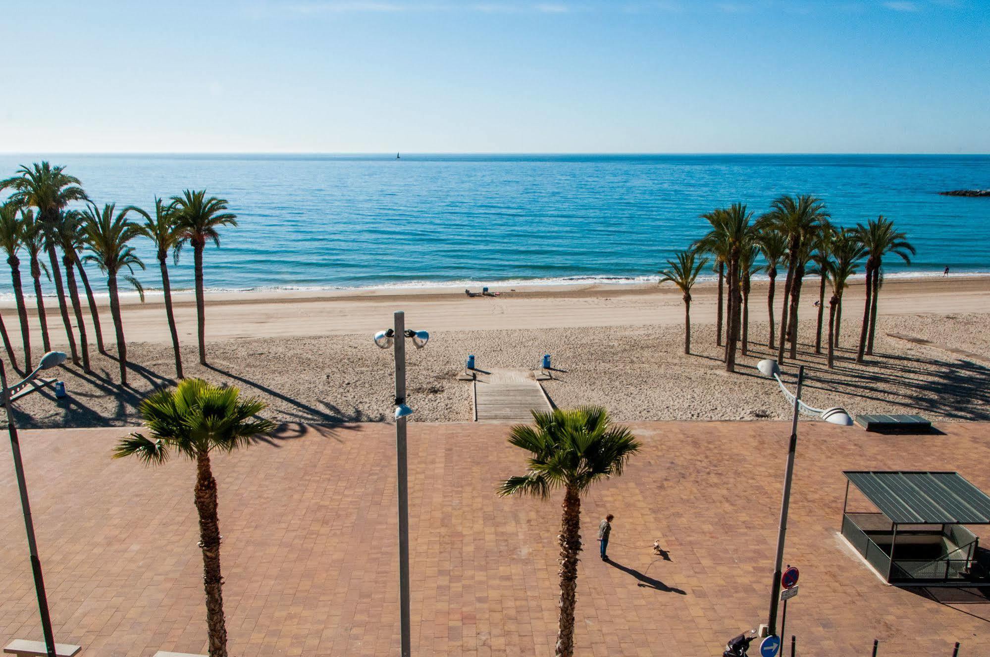 Hb Costablanca Apartamientos Junto Al Mar Apartman Villajoyosa Kültér fotó